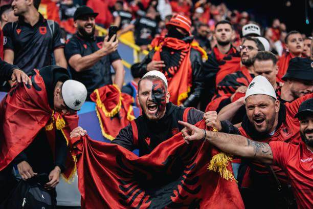 英雄联盟世界赛-王勤伯：意大利新防线展现潜力，阿尔巴尼亚如过节