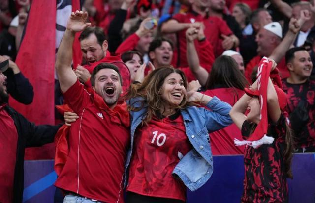 英雄联盟世界赛-王勤伯：意大利新防线展现潜力，阿尔巴尼亚如过节