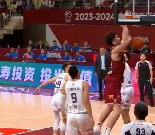 【早报】首秀23秒进制胜球！拉玛西亚又有新星冒头！