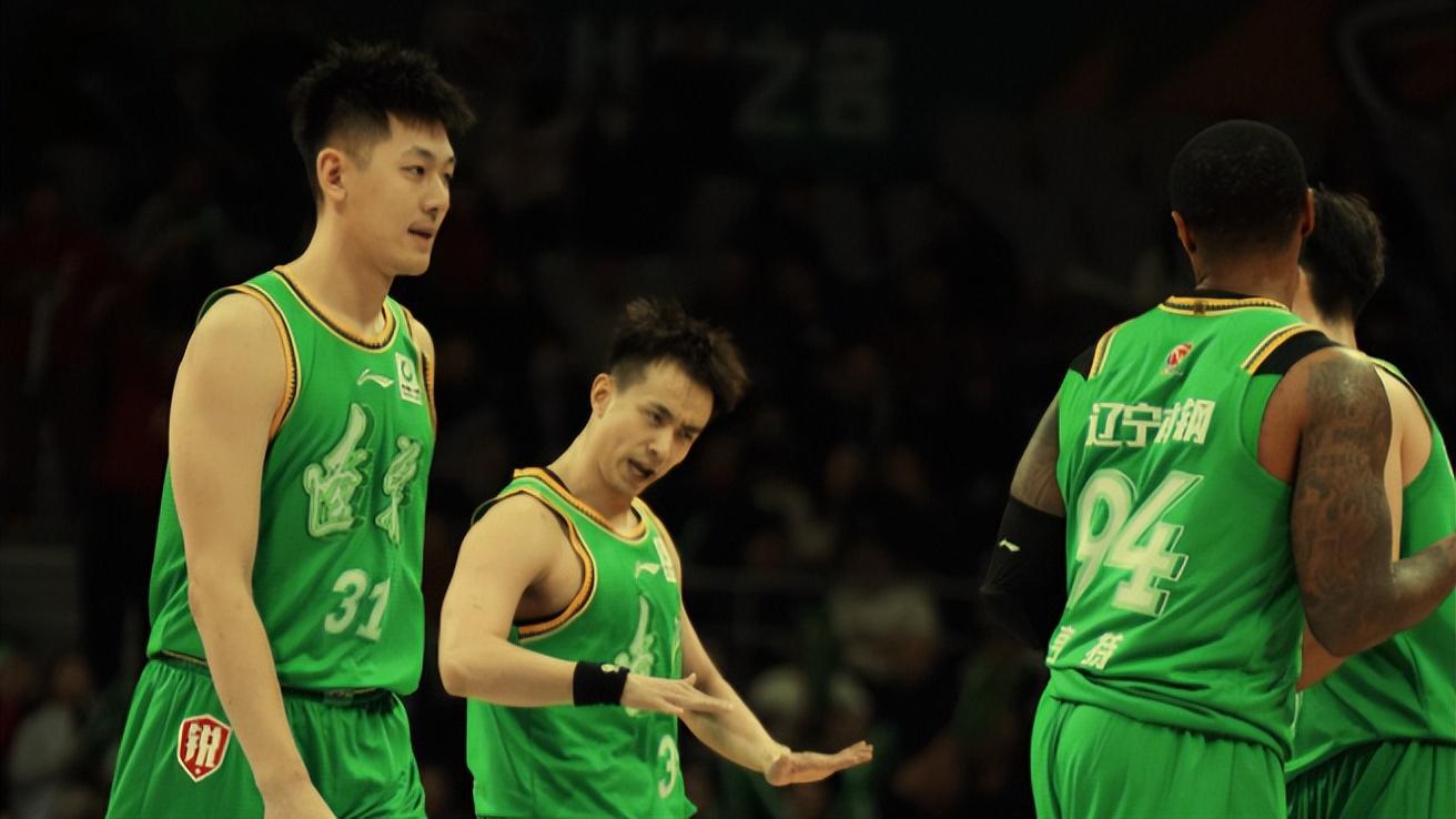 恭喜辽篮单场得分首过百+12人全登场，大胜四川52分止住4连败颓势